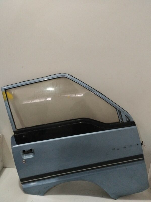PUERTA DELANTERA DERECHA MITSUBISHI L 300 (P00) Combi  Tracción total NAFTA Motor 2,4 Ltr.  109 CV  [1986 - 1999] 0 Puertas