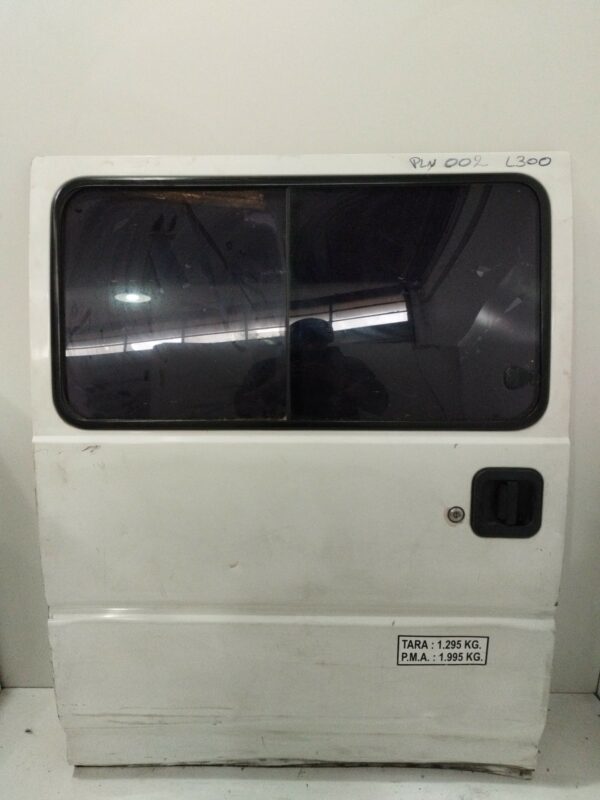 PUERTA LATERAL CORREDERA DERECHA MITSUBISHI L 300 (L0) L 300  Combi  Tracción total  Motor 2,4 Ltr.  67 CV  [1981 - 0] 0 Puertas