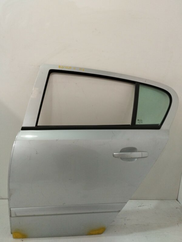 PUERTA TRASERA IZQUIERDA OPEL ASTRA H BER. Cosmo DIESEL Motor 1,7 Ltr.  101 CV  [2006 - 2010] 5 Puertas
