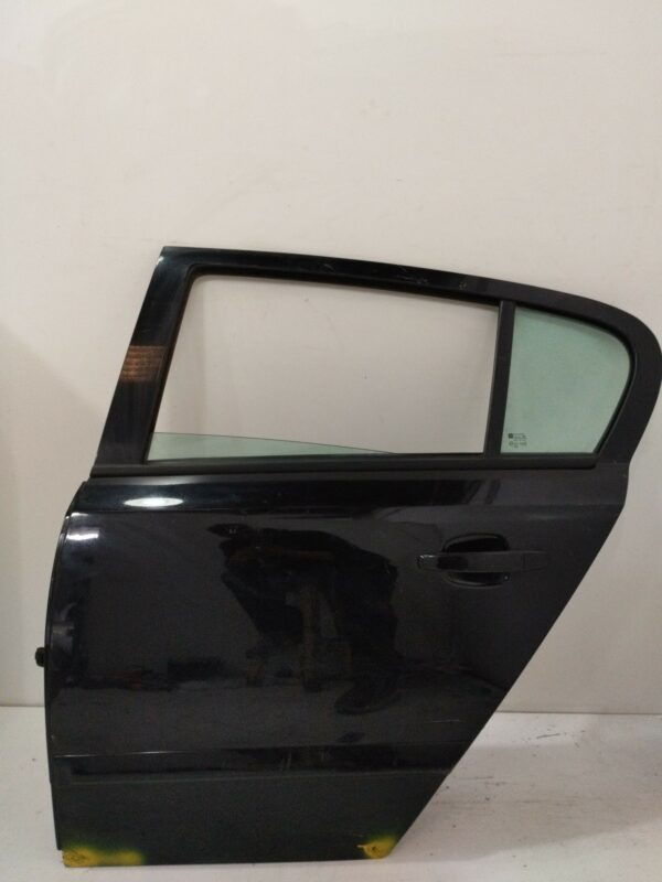 PUERTA TRASERA IZQUIERDA OPEL ASTRA H BER. Cosmo DIESEL Motor 1,7 Ltr.  101 CV  [2006 - 2010] 5 Puertas