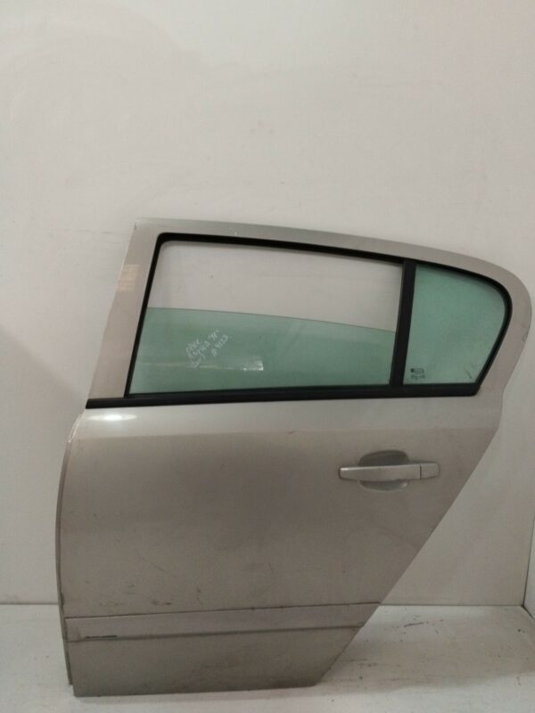 PUERTA TRASERA IZQUIERDA OPEL ASTRA H BER. Cosmo DIESEL Motor 1,7 Ltr.  101 CV  [2006 - 2010] 5 Puertas