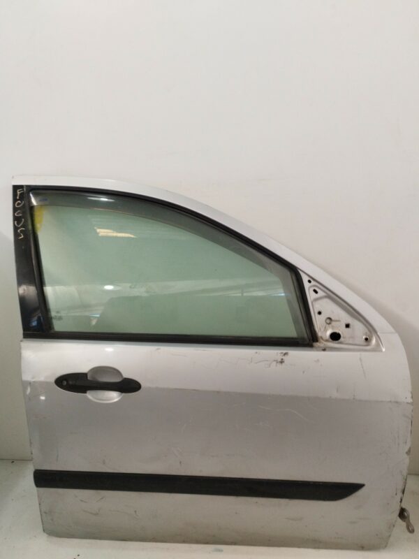 PUERTA DELANTERA DERECHA FORD FOCUS BERLINA (CAK) 1.8 TDDI Turbodiesel CAT DIESEL Motor 1,8 Ltr.  75 CV  [1998 - 2004] 3 Puertas