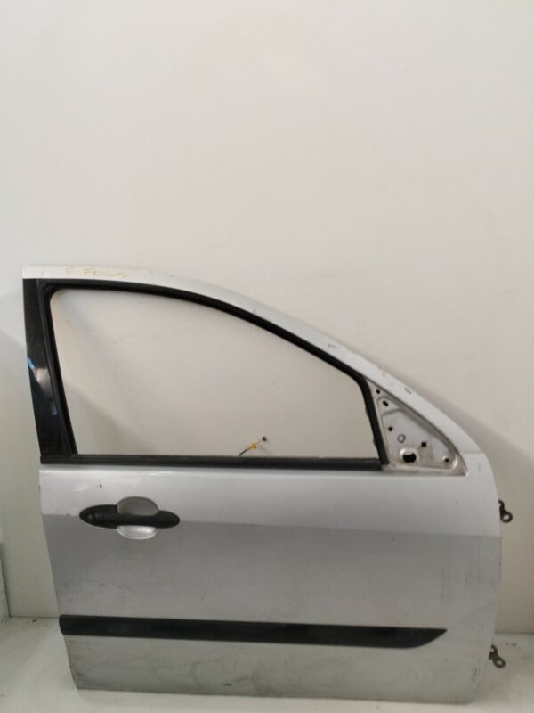 PUERTA DELANTERA DERECHA FORD FOCUS BERLINA (CAK) Trend DIESEL Motor 1,8 Ltr.  90 CV  [1998 - 2004] 5 Puertas