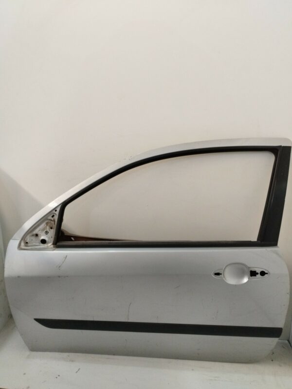 PUERTA DELANTERA IZQUIERDA FORD FOCUS BERLINA (CAK) 1.6 16V CAT NAFTA 95 Motor 1,6 Ltr.  101 CV  [1998 - 2004] 3 Puertas