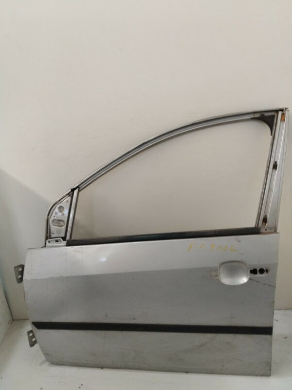 PUERTA DELANTERA IZQUIERDA FORD FIESTA BERLINA (DX) 1.8 Diesel CAT DIESEL Motor 1,8 Ltr.  60 CV  [1999 - 2002] 3 Puertas