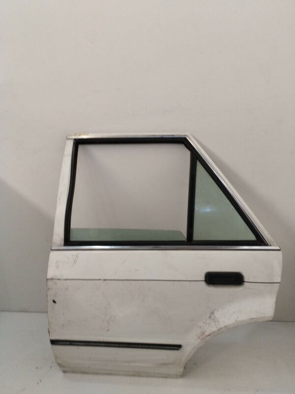PUERTA TRASERA IZQUIERDA FORD ESCORT TURNIER CL NAFTA Motor 1,6 Ltr.  88 CV  [1986 - 0] 5 Puertas