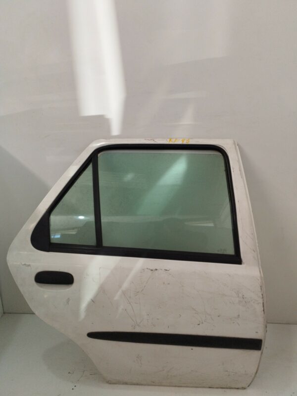 PUERTA TRASERA DERECHA FORD FIESTA BERLINA (DX) 1.4 16V CAT NAFTA Motor 1,4 Ltr.  90 CV  [1999 - 2002] 3 Puertas