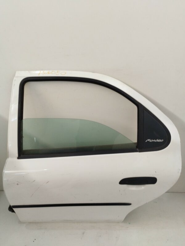 PUERTA TRASERA IZQUIERDA FORD MONDEO BERLINA (GD) Ambiente NAFTA Motor 2,0 Ltr.  131 CV  [1996 - 2001] 5 Puertas
