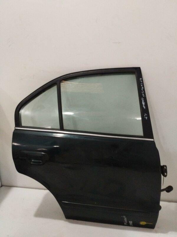 PUERTA TRASERA DERECHA MITSUBISHI GALANT BERLINA (EA0) 2000 Elegance NAFTA 95 Motor 2,0 Ltr.  133 CV  [1996 - 2004] 4 Puertas