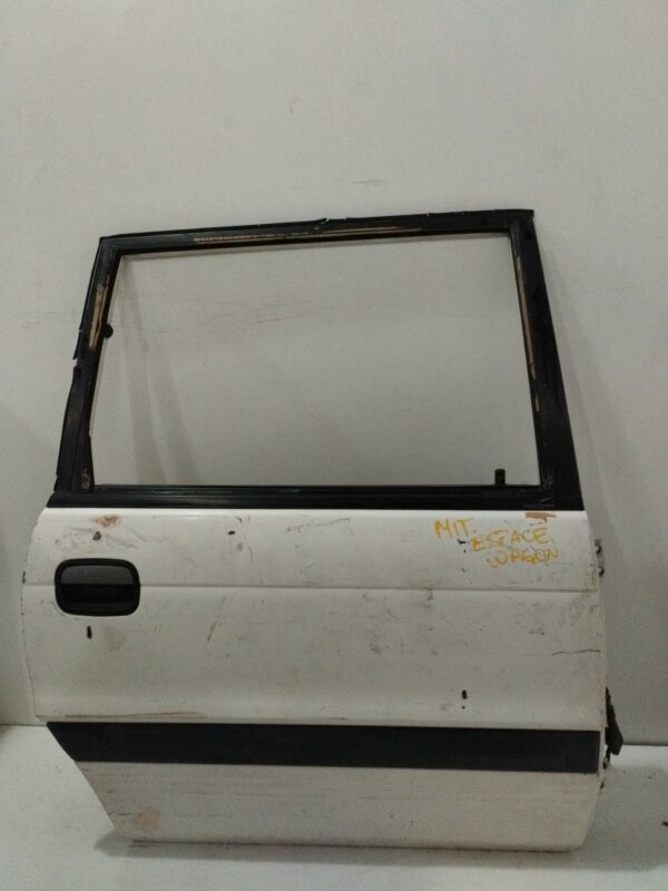 PUERTA TRASERA DERECHA MITSUBISHI SPACE WAGON (N30/N40) 2000 GLX Diesel DIESEL Motor 2,0 Ltr.  82 CV  [1991 - 1996] 5 Puertas
