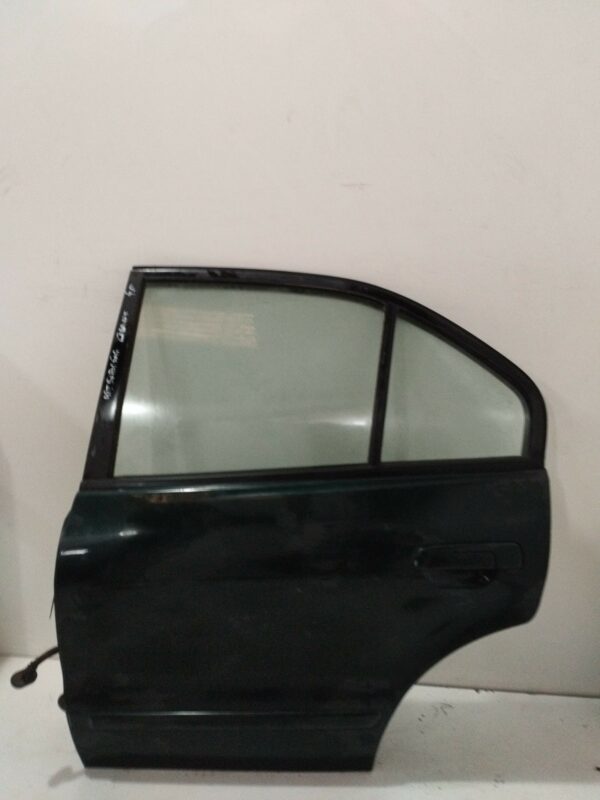 PUERTA TRASERA IZQUIERDA MITSUBISHI GALANT BERLINA (EA0) 2500 V6 24V NAFTA 95 Motor 2,5 Ltr.  163 CV  [1996 - 2004] 4 Puertas
