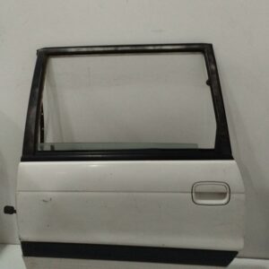 PUERTA TRASERA IZQUIERDA MITSUBISHI SPACE WAGON (N30/N40) 2000 GLX Diesel DIESEL Motor 2,0 Ltr.  82 CV  [1991 - 1996] 5 Puertas