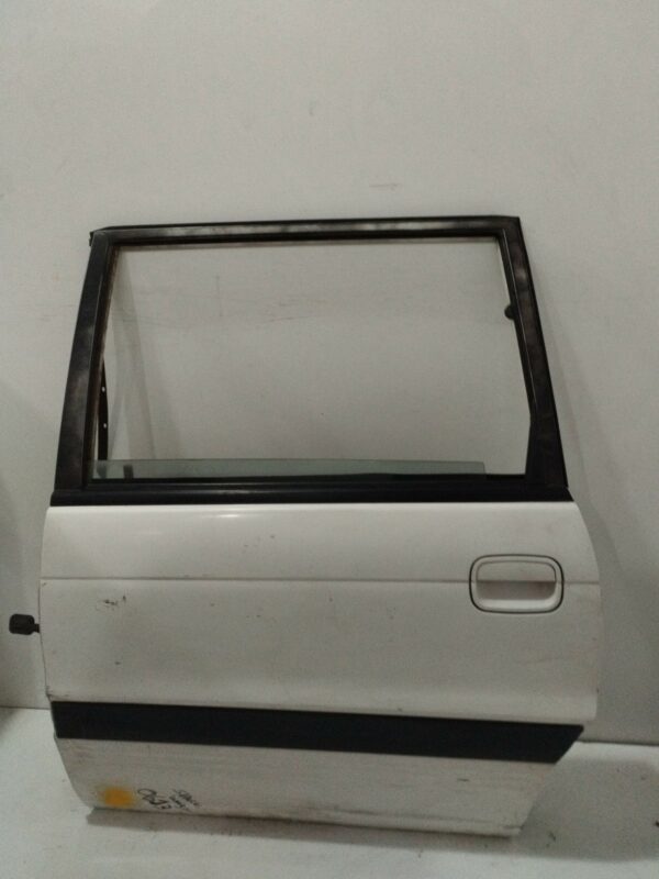 PUERTA TRASERA IZQUIERDA MITSUBISHI SPACE WAGON (N30/N40) 2000 GLX Diesel DIESEL Motor 2,0 Ltr.  82 CV  [1991 - 1996] 5 Puertas