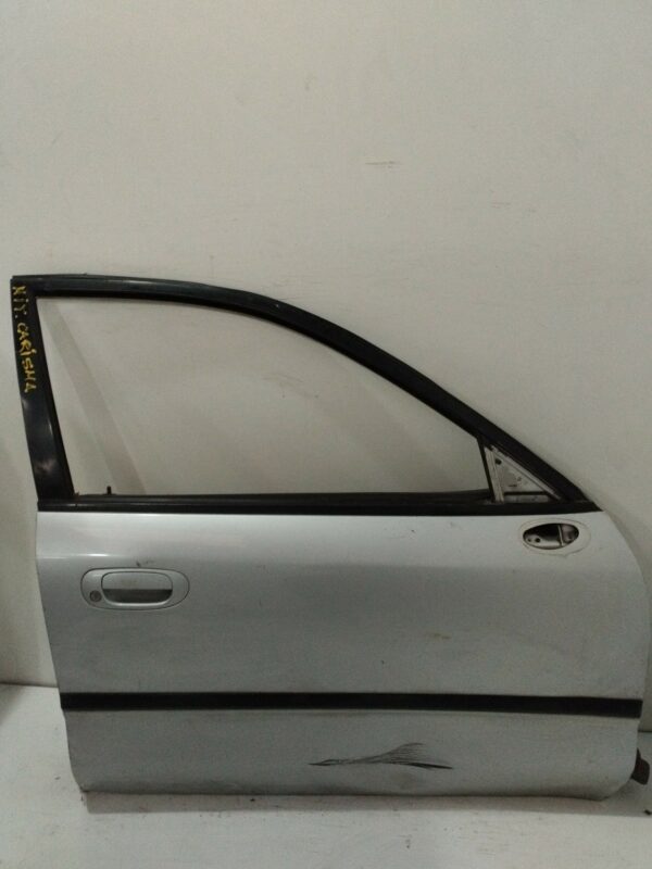 PUERTA DELANTERA DERECHA MITSUBISHI CARISMA BERINA 5 (DA0) 1600 GLX NAFTA Motor 1,6 Ltr.  99 CV  [1997 - 1999] 5 Puertas