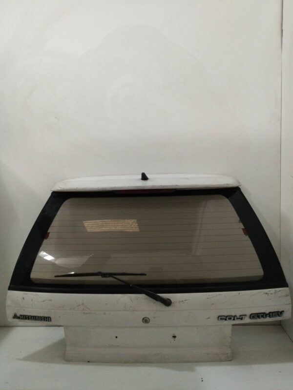PORTON TRASERO MITSUBISHI COLT (CA0) 1300 GLI Malibu NAFTA Motor 1,3 Ltr.  75 CV  [1992 - 0] 3 Puertas