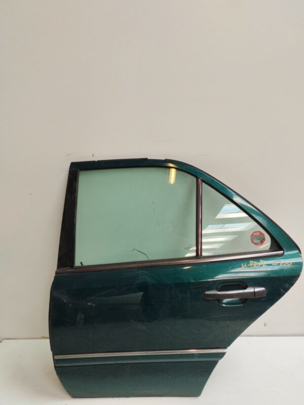 PUERTA TRASERA IZQUIERDA MERCEDES CLASE C (W202) BERLINA 180 (202.018) NAFTA 95 Motor 1,8 Ltr.  122 CV  [1993 - 2000] 4 Puertas