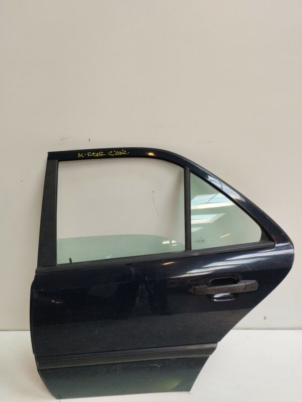 PUERTA TRASERA IZQUIERDA MERCEDES CLASE C (W202) BERLINA 180 (202.018) NAFTA 95 Motor 1,8 Ltr.  122 CV  [1993 - 2000] 4 Puertas