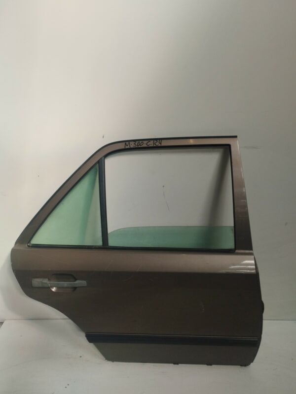 PUERTA TRASERA DERECHA MERCEDES CLASE E (W124) BERLINA E 300 (124.030) NAFTA Motor 3,0 Ltr.  190 CV  [1984 - 1997] 4 Puertas