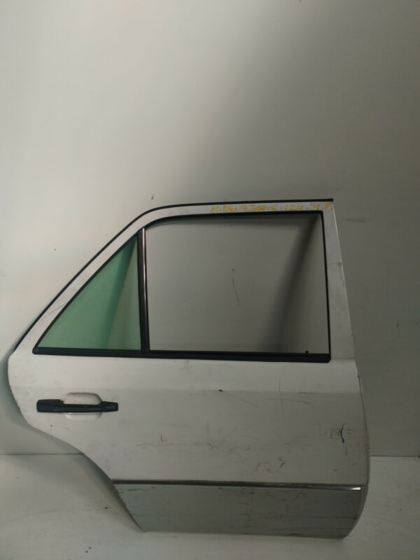 PUERTA TRASERA DERECHA MERCEDES CLASE E (W124) BERLINA D 200 (124.120) DIESEL Motor 2,0 Ltr.  75 CV  [1984 - 1997] 4 Puertas