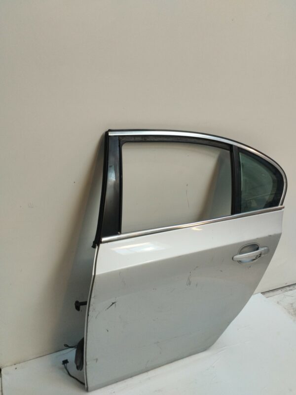 PUERTA TRASERA IZQUIERDA BMW SERIE 5 BERLINA (E60) 525d DIESEL Motor 3,0 Ltr.  197 CV  [2003 - 2010] 4 Puertas - Imagen 2