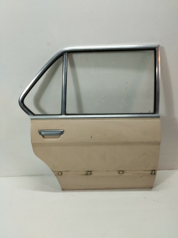 PUERTA TRASERA DERECHA BMW SERIE 5 (E28) 524td DIESEL Motor 2,4 Ltr.  116 CV  [1981 - 0] 4 Puertas