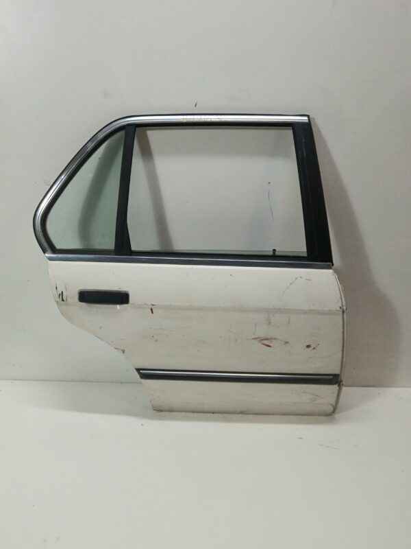 PUERTA TRASERA DERECHA BMW SERIE 3 BERLINA (E30) 320i NAFTA Motor 2,0 Ltr.  125 CV  [1982 - 0] 4 Puertas