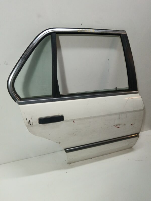 PUERTA TRASERA DERECHA BMW SERIE 3 BERLINA (E30) 320i NAFTA Motor 2,0 Ltr.  125 CV  [1982 - 0] 4 Puertas - Imagen 3