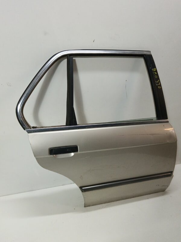 PUERTA TRASERA DERECHA BMW SERIE 3 BERLINA (E30) 320i NAFTA Motor 2,0 Ltr.  125 CV  [1982 - 0] 4 Puertas - Imagen 3