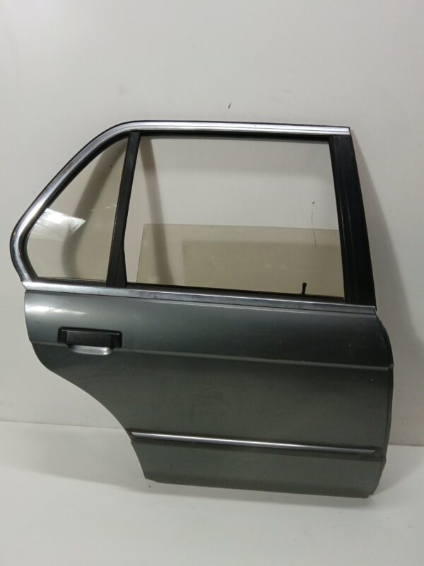 PUERTA TRASERA DERECHA BMW SERIE 3 BERLINA (E30) 320i NAFTA Motor 2,0 Ltr.  125 CV  [1982 - 0] 4 Puertas