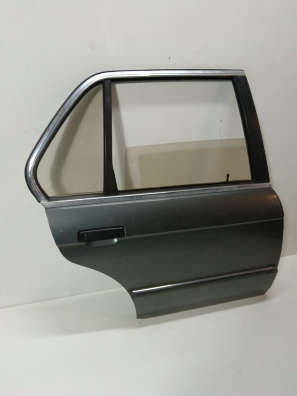 PUERTA TRASERA DERECHA BMW SERIE 3 BERLINA (E30) 320i NAFTA Motor 2,0 Ltr.  125 CV  [1982 - 0] 4 Puertas - Imagen 2