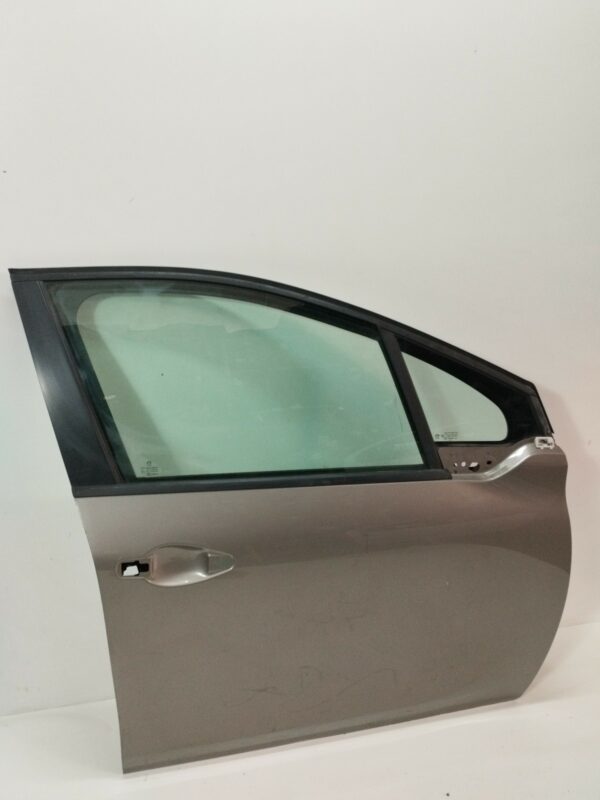 PUERTA DELANTERA DERECHA PEUGEOT 208 Style NAFTA 95 Motor 1,2 Ltr.  82 CV  [2012 - 2019] 5 Puertas - Imagen 2