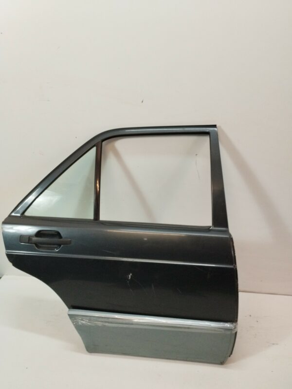 PUERTA TRASERA DERECHA MERCEDES CLASE C (W201) BERLINA 2.5 D 190 (201.126) DIESEL Motor 2,5 Ltr.  94 CV  [1982 - 1993] 4 Puertas - Imagen 3