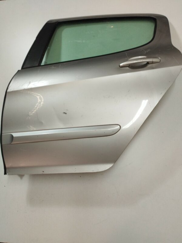 PUERTA TRASERA IZQUIERDA PEUGEOT 308 Confort DIESEL Motor 1,6 Ltr.  109 CV  [2007 - 2013] 5 Puertas - Imagen 2