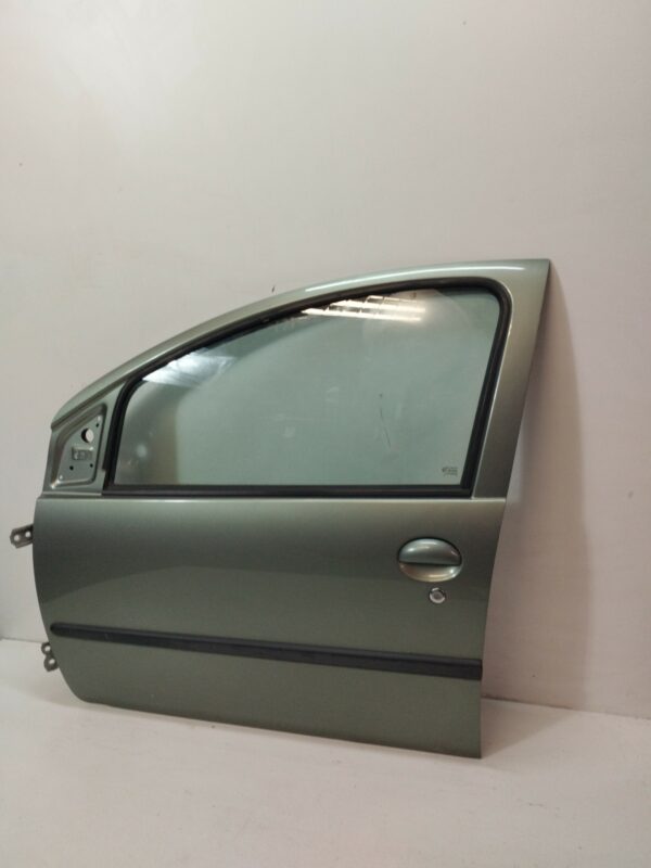 PUERTA DELANTERA IZQUIERDA CITROEN C1 Attraction NAFTA 95 Motor 1,0 Ltr.  68 CV  [2005 - 2014] 5 Puertas - Imagen 2