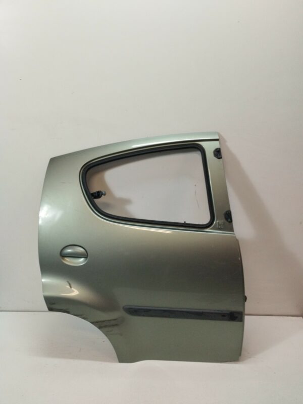 PUERTA TRASERA DERECHA CITROEN C1 Attraction NAFTA 95 Motor 1,0 Ltr.  68 CV  [2005 - 2014] 5 Puertas