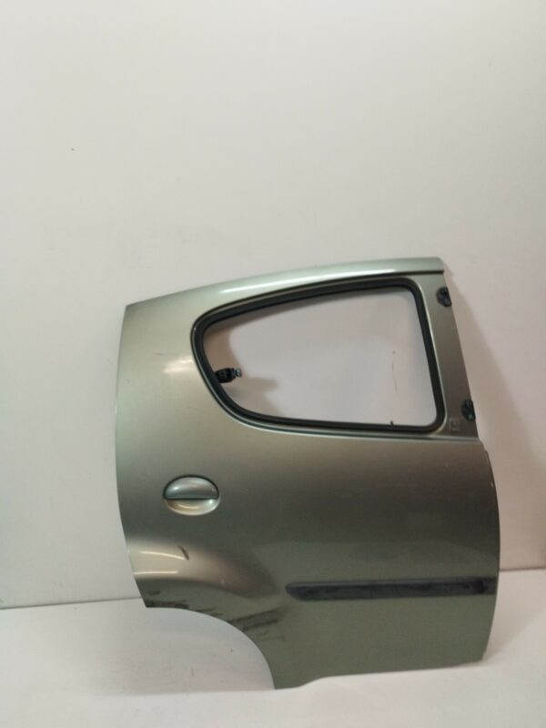 PUERTA TRASERA DERECHA CITROEN C1 Attraction NAFTA 95 Motor 1,0 Ltr.  68 CV  [2005 - 2014] 5 Puertas - Imagen 2