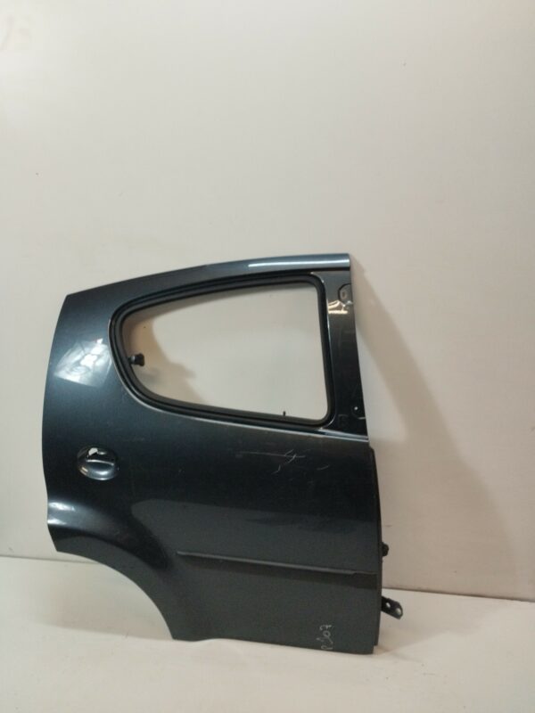 PUERTA TRASERA DERECHA CITROEN C1 Attraction NAFTA 95 Motor 1,0 Ltr.  68 CV  [2005 - 2014] 5 Puertas - Imagen 2