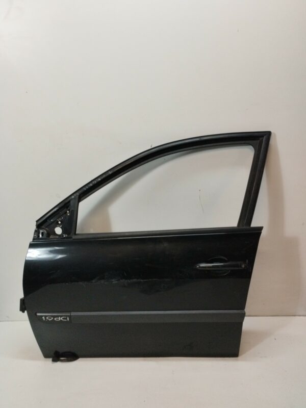PUERTA DELANTERA IZQUIERDA RENAULT MEGANE II CLASSIC BERLINA 1.5 dCi Diesel CAT DIESEL Motor 1,5 Ltr.  86 CV  [2003 - 2010] 3 Puertas
