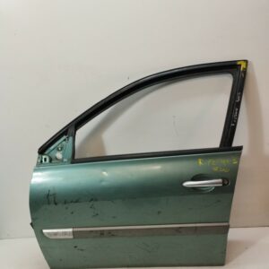 PUERTA DELANTERA IZQUIERDA RENAULT MEGANE II BERLINA 5P Dynamique DIESEL Motor 1,5 Ltr.  106 CV  [2002 - 2009] 5 Puertas