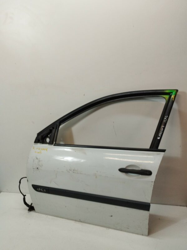 PUERTA DELANTERA IZQUIERDA RENAULT MEGANE II BERLINA 5P Confort Authentique DIESEL Motor 1,9 Ltr.  120 CV  [2002 - 2009] 5 Puertas