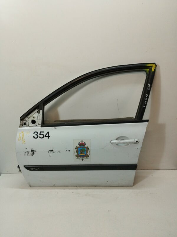 PUERTA DELANTERA IZQUIERDA RENAULT MEGANE II BERLINA 5P Dynamique DIESEL Motor 1,5 Ltr.  106 CV  [2002 - 2009] 5 Puertas