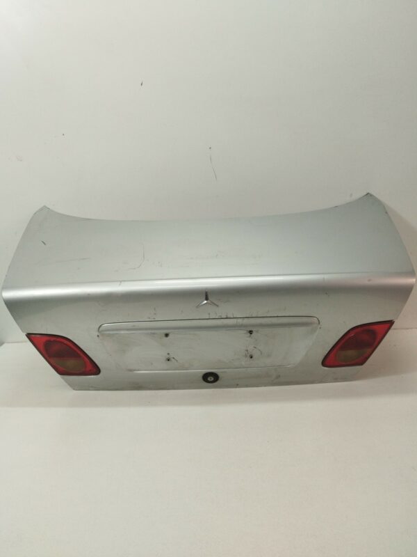 TAPA BAUL MERCEDES CLASE E (W210) BERLINA 2.3 16V CAT NAFTA 95 Motor 2,3 Ltr.  150 CV  [1995 - 2002] 3 Puertas - Imagen 2