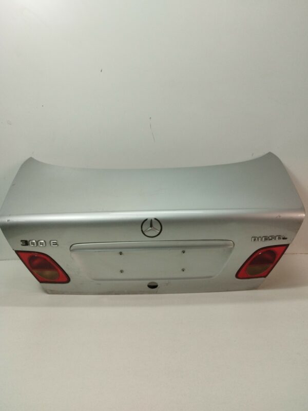 TAPA BAUL MERCEDES CLASE E (W210) BERLINA 2.0 16V CAT NAFTA 95 Motor 2,0 Ltr.  136 CV  [1995 - 2002] 3 Puertas