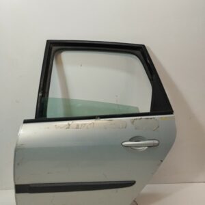 PUERTA TRASERA IZQUIERDA RENAULT SCENIC II Expression DIESEL Motor 1,5 Ltr.  106 CV  [2003 - 2009] 5 Puertas