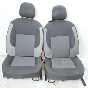 BUTACAS DELANTERAS RENAULT SANDERO Laureate DIESEL Motor 1,5 Ltr.  90 CV  [2012 - 0] 5 Puertas