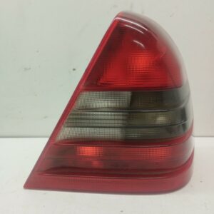 FAROL TRASERO DERECHO EXTERIOR MERCEDES CLASE C (W202) BERLINA 2.2 Diesel CAT DIESEL Motor 2,2 Ltr.  75 CV  [1993 - 2000] 3 Puertas