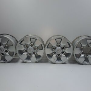 JUEGO DE LLANTAS TOYOTA HILUX (KUN) 2.5 Turbodiesel DIESEL Motor 2,5 Ltr.  102 CV  [2005 - 2016] 3 Puertas