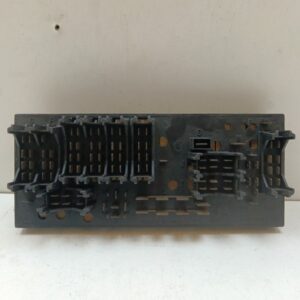 Caja Reles / Fusibles Audi 100 Berlina (C4) 1990-Actualidad Europa 2.6L 110kW 443941822A