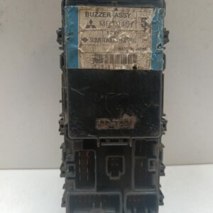 Caja Reles / Fusibles Mitsubishi Colt (CJ0) 1996-2003 1300 Avance 1.3L 60kW MR194575