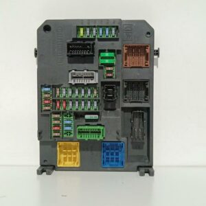 Caja Reles / Fusibles / Modulo Bsi Peugeot 308 2013-2021 Access 1.6L 68kW 9806687880